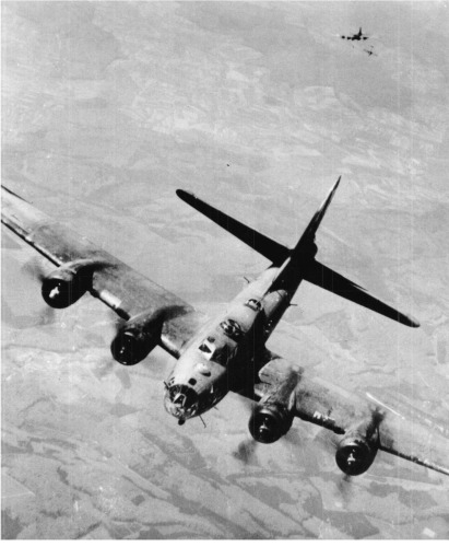 دوربین اسلحه - جنگ جهانی دوم: عکاسی از مبارزان متفقین و بمب افکن ها بر سر اروپا اشغالی