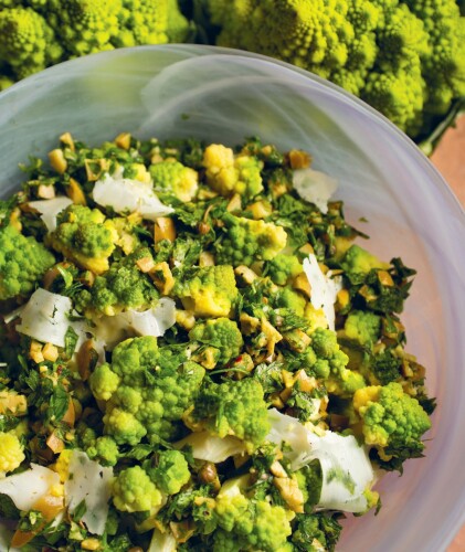 ﻿میز رستوران Moosewood: 250 دستور العمل جدید از رستوران غذاهای طبیعی که باعث انقلابی در خوردن در آمریکا شد