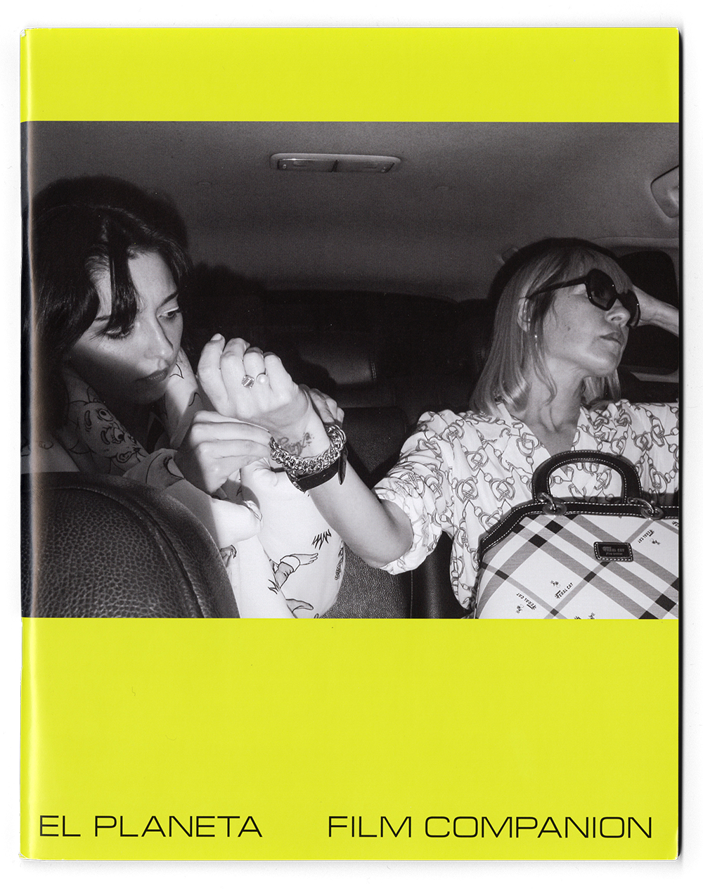 ﻿همراه فیلم El Planeta