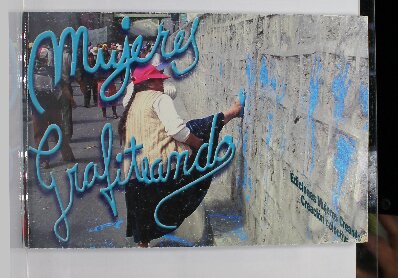 ﻿گرافیتی زنان