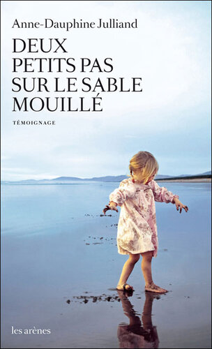 ﻿دو قدم کوچک روی ماسه خیس