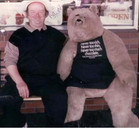 ﻿اقتدارگرایان