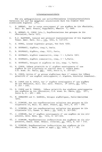 Primideale in Einhullenden Auflosbarer Lie-Algebren