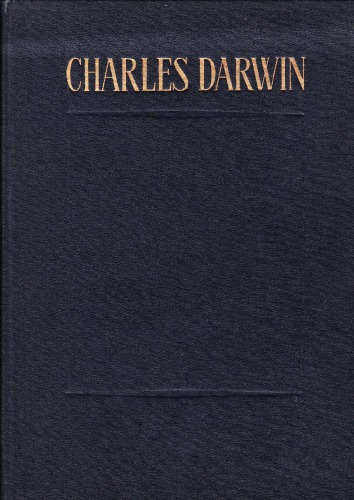 Diferite forme de flori de pe plante de aceeași specie. Plante insectivore