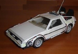 Автомобиль Delorean 2 из фильма Назад в будущее