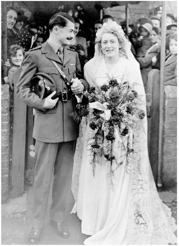 In Presence of My Foes : From Calais to Colditz via the Polish Underground - The Travels and Travails of a POW