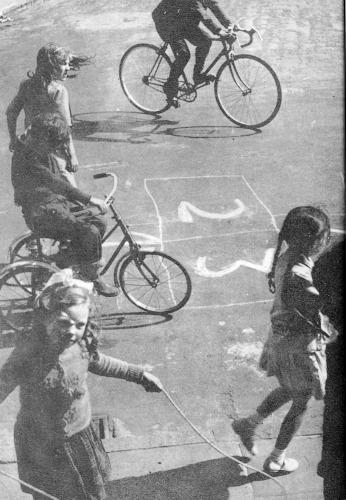 Arquitectura y existencialismos una crisis de la arquitectura moderna